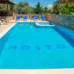 Nostos Hotel 2*