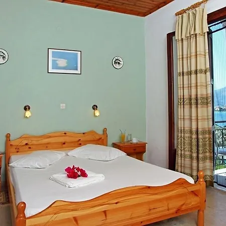 Nostos Hotel 2*